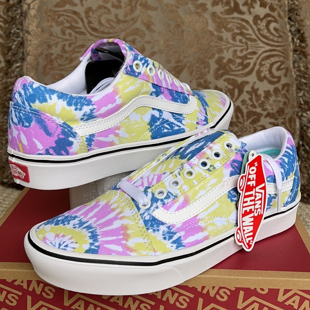Vans Comfycush Old Skool Tie-Dye Orchid/Trwht WMNS